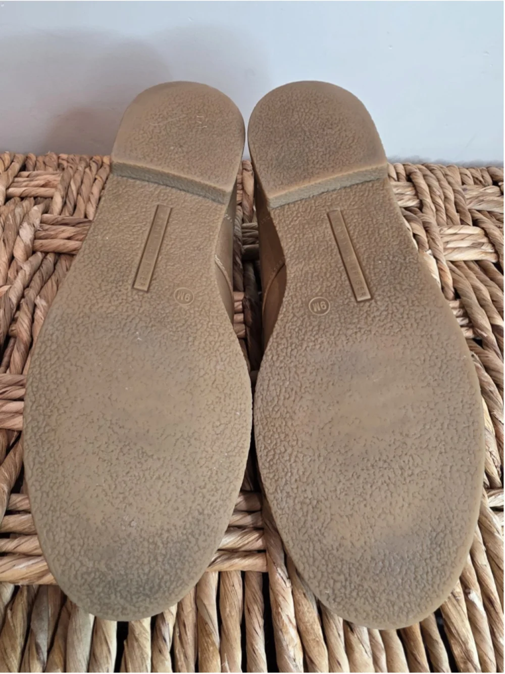 Tommy Hilfiger Benay Chukka Boots Tan Faux Leather Lace Up Size 9M - Read